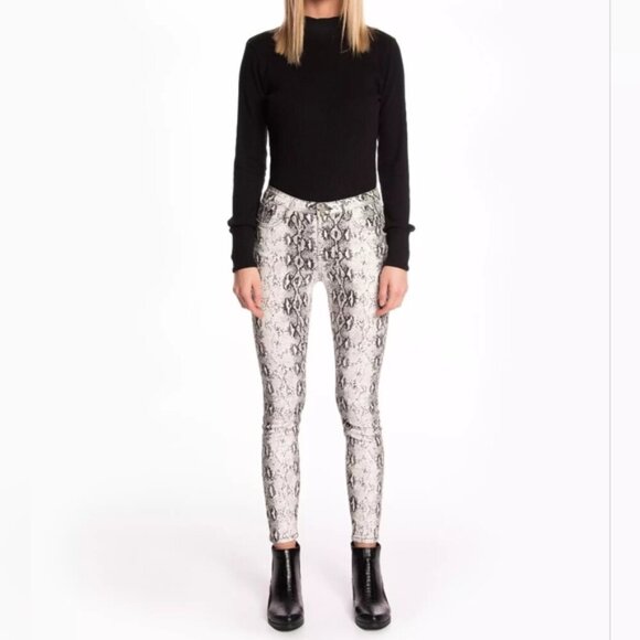 The People Vs Snakeskin Low Rise Jeans Rascal New NWT Size 8 Animal Print Skinny - Picture 1 of 10